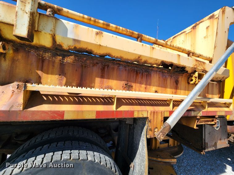 image for item MK9116 2005 International 7400  Crew Cab dump truck