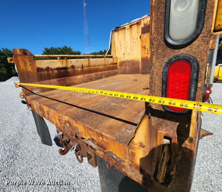 image for item MK9116 2005 International 7400  Crew Cab dump truck