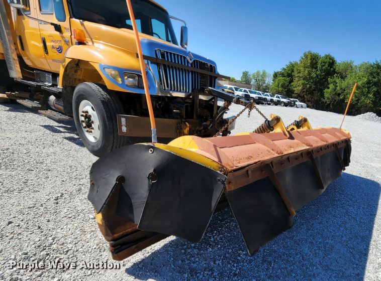 image for item MK9116 2005 International 7400  Crew Cab dump truck