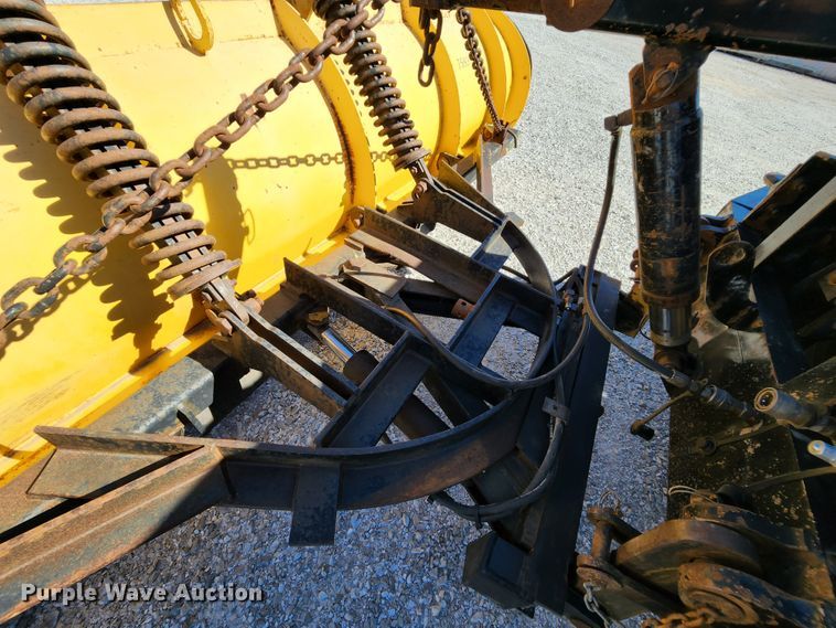 image for item MK9116 2005 International 7400  Crew Cab dump truck