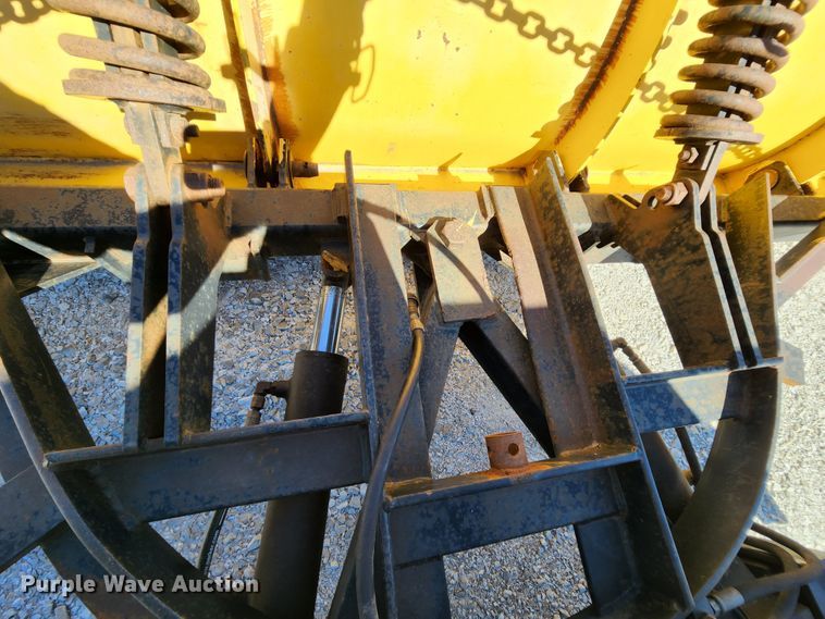 image for item MK9116 2005 International 7400  Crew Cab dump truck