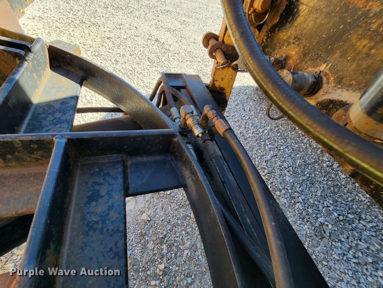 image for item MK9116 2005 International 7400  Crew Cab dump truck