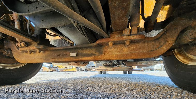 image for item MK9116 2005 International 7400  Crew Cab dump truck