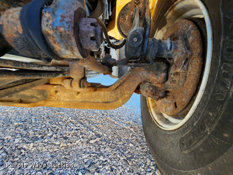 image for item MK9116 2005 International 7400  Crew Cab dump truck