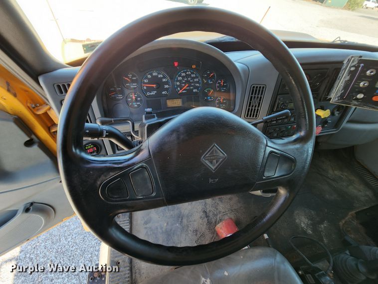 image for item MK9116 2005 International 7400  Crew Cab dump truck