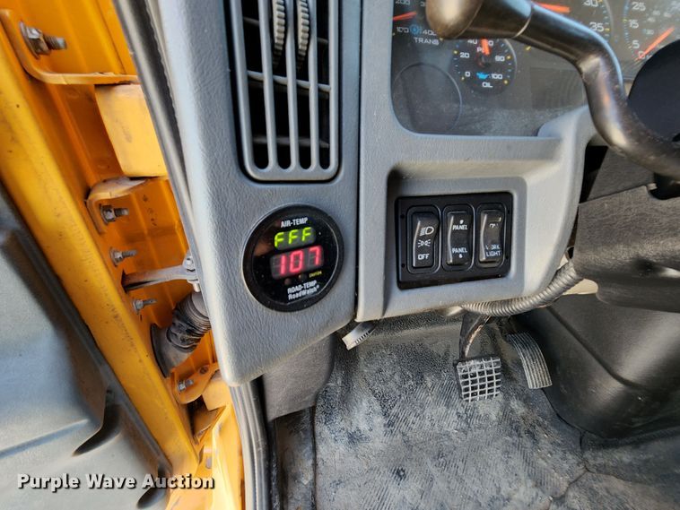 image for item MK9116 2005 International 7400  Crew Cab dump truck