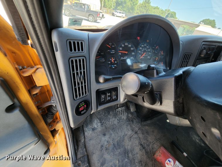 image for item MK9116 2005 International 7400  Crew Cab dump truck