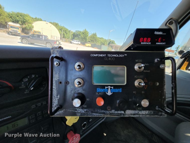 image for item MK9116 2005 International 7400  Crew Cab dump truck