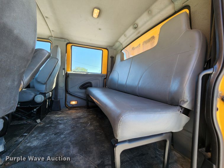 image for item MK9116 2005 International 7400  Crew Cab dump truck