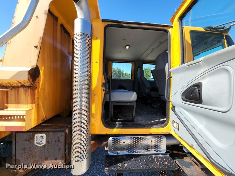 image for item MK9116 2005 International 7400  Crew Cab dump truck