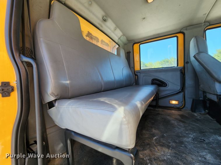 image for item MK9116 2005 International 7400  Crew Cab dump truck