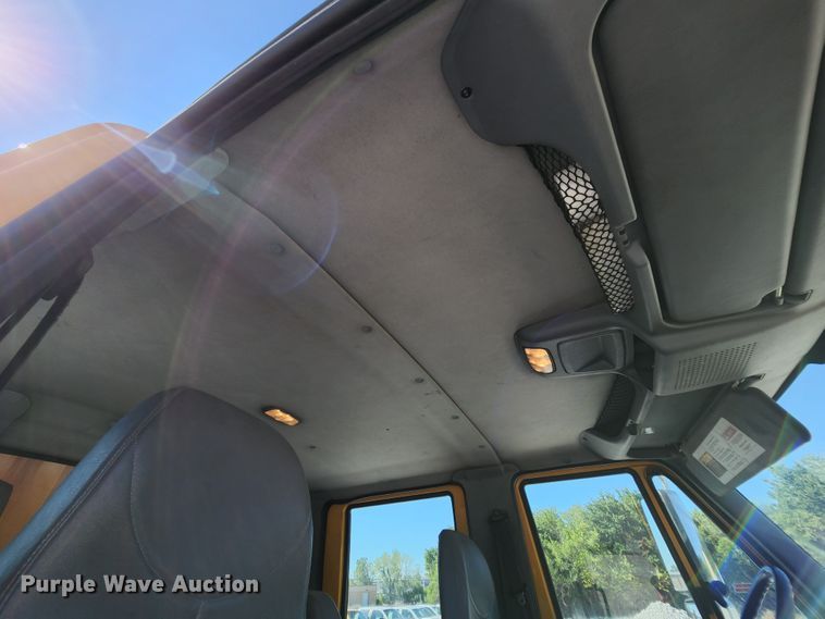 image for item MK9116 2005 International 7400  Crew Cab dump truck