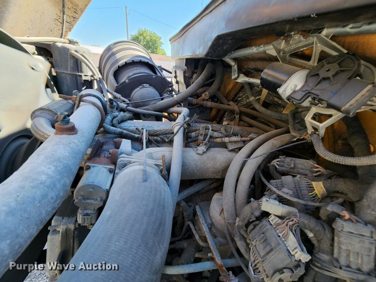 image for item MK9116 2005 International 7400  Crew Cab dump truck