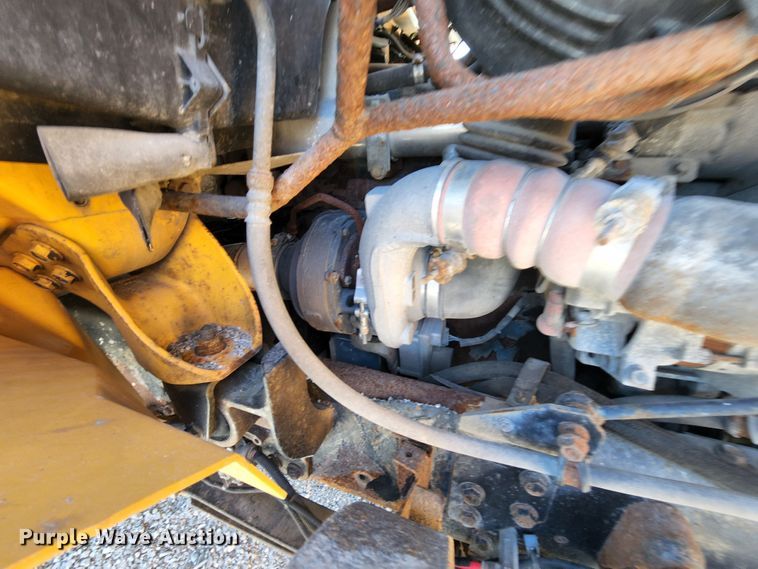 image for item MK9116 2005 International 7400  Crew Cab dump truck