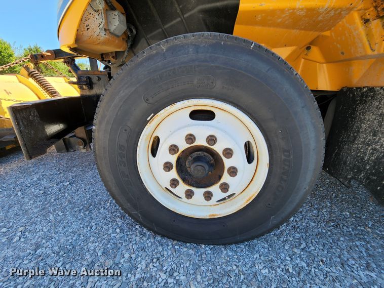 image for item MK9116 2005 International 7400  Crew Cab dump truck