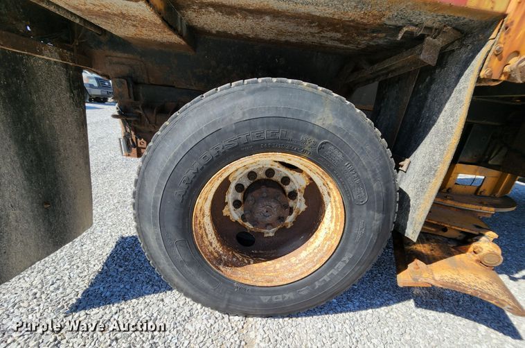 image for item MK9116 2005 International 7400  Crew Cab dump truck