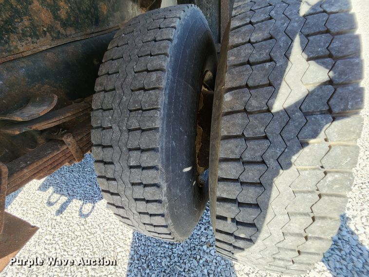 image for item MK9116 2005 International 7400  Crew Cab dump truck