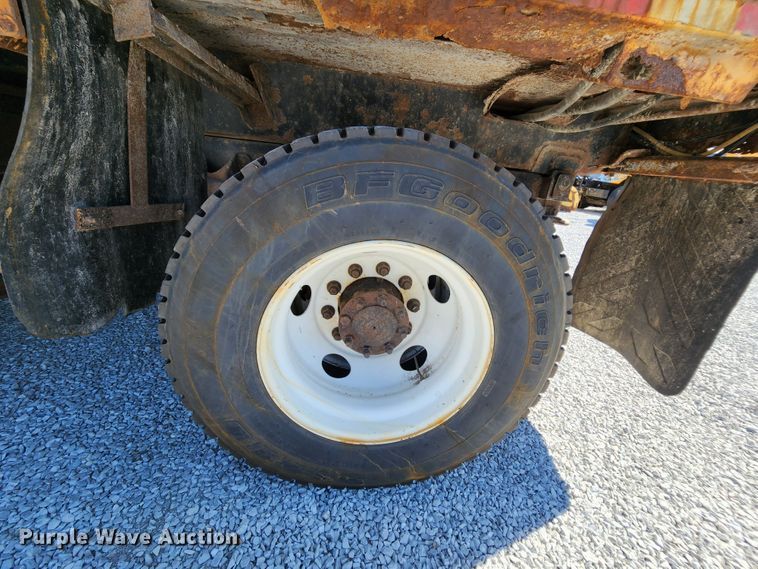 image for item MK9116 2005 International 7400  Crew Cab dump truck