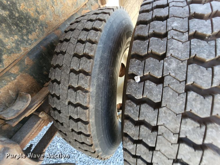 image for item MK9116 2005 International 7400  Crew Cab dump truck