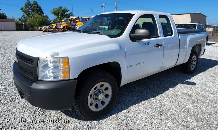 image for item MK9121 2008 Chevrolet Silverado 1500  Ext. Cab pickup truck