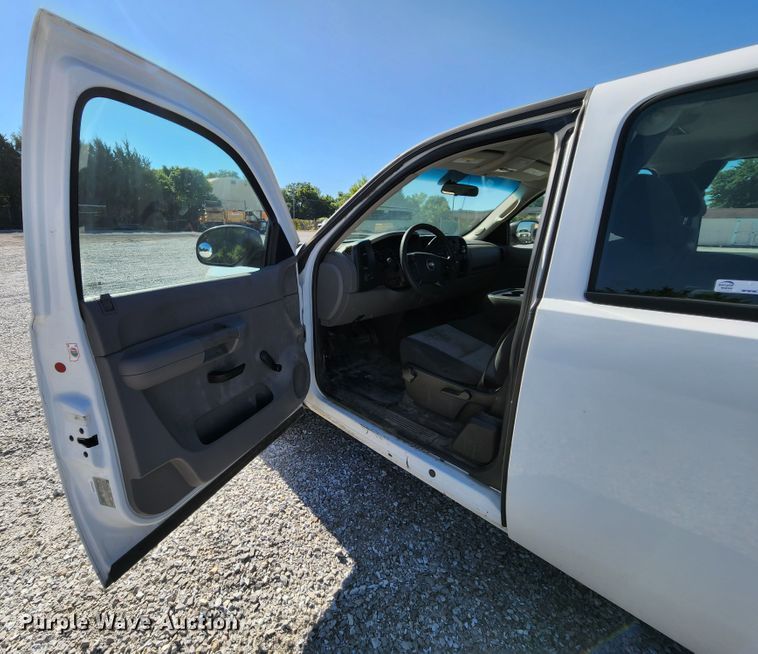 image for item MK9121 2008 Chevrolet Silverado 1500  Ext. Cab pickup truck