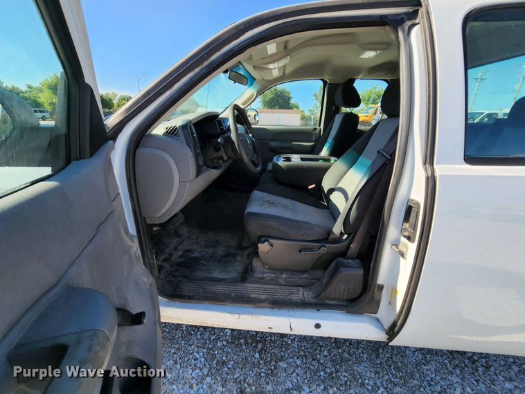 image for item MK9121 2008 Chevrolet Silverado 1500  Ext. Cab pickup truck