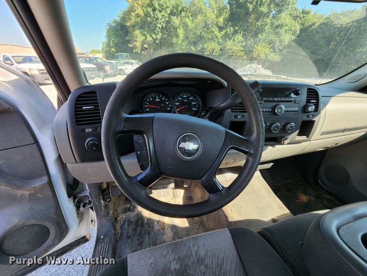image for item MK9121 2008 Chevrolet Silverado 1500  Ext. Cab pickup truck