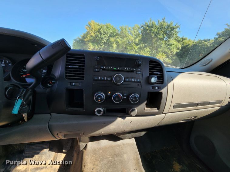 image for item MK9121 2008 Chevrolet Silverado 1500  Ext. Cab pickup truck
