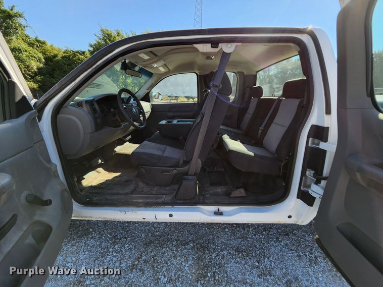image for item MK9121 2008 Chevrolet Silverado 1500  Ext. Cab pickup truck
