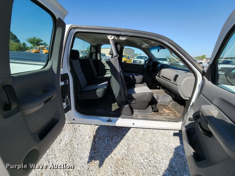 image for item MK9121 2008 Chevrolet Silverado 1500  Ext. Cab pickup truck