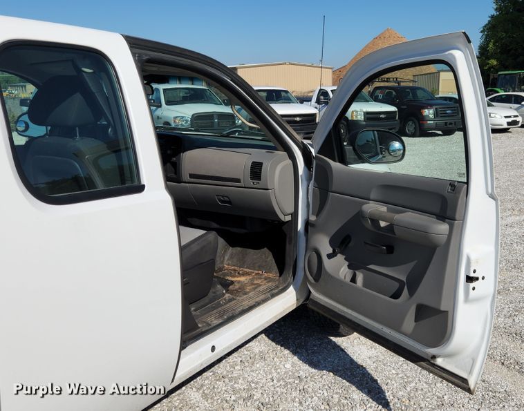 image for item MK9121 2008 Chevrolet Silverado 1500  Ext. Cab pickup truck