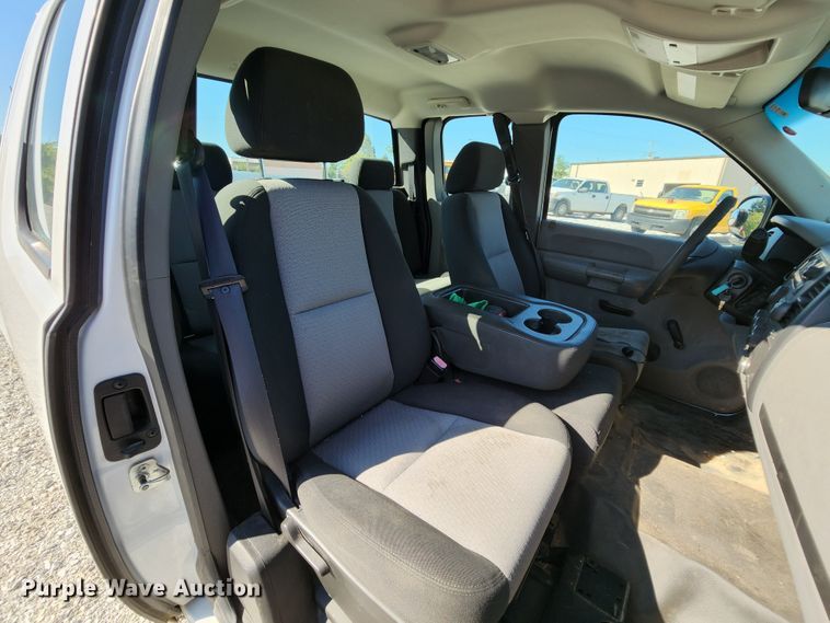 image for item MK9121 2008 Chevrolet Silverado 1500  Ext. Cab pickup truck