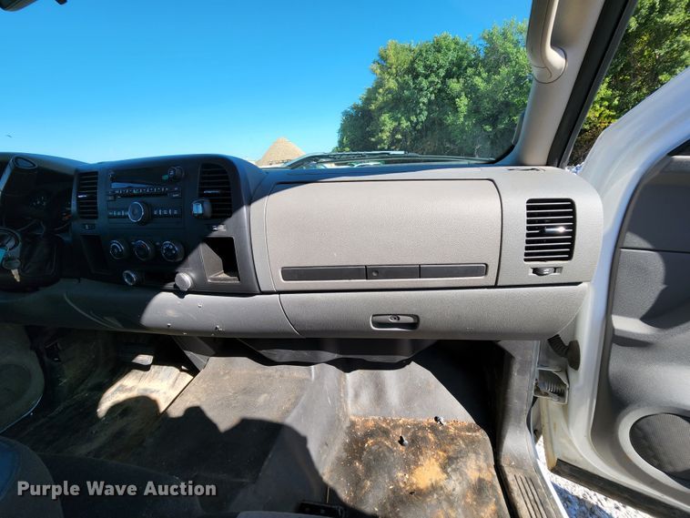 image for item MK9121 2008 Chevrolet Silverado 1500  Ext. Cab pickup truck