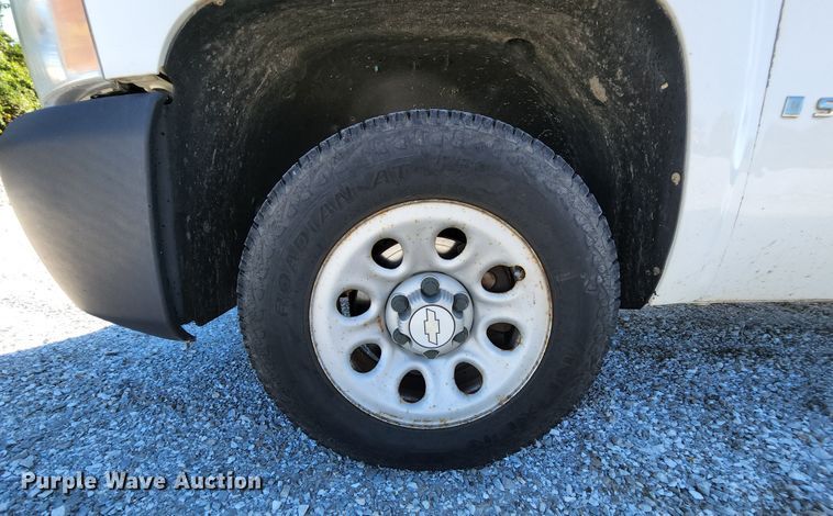 image for item MK9121 2008 Chevrolet Silverado 1500  Ext. Cab pickup truck