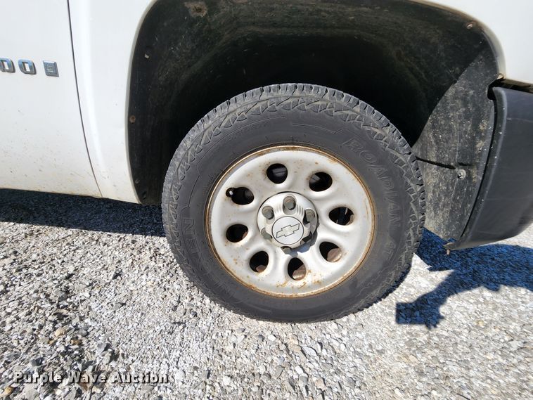image for item MK9121 2008 Chevrolet Silverado 1500  Ext. Cab pickup truck