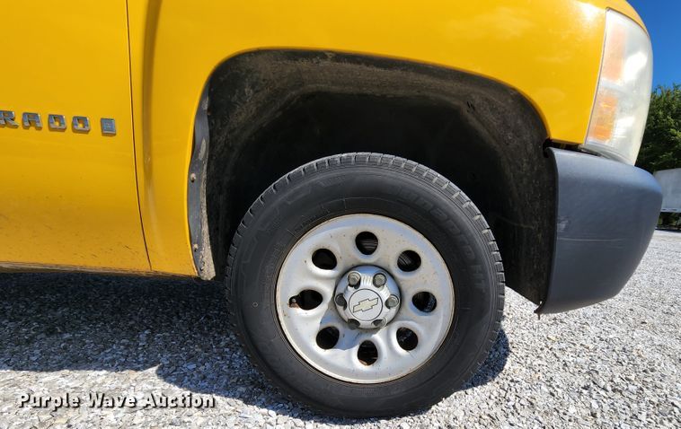 image for item MK9122 2007 Chevrolet Silverado 1500  pickup truck