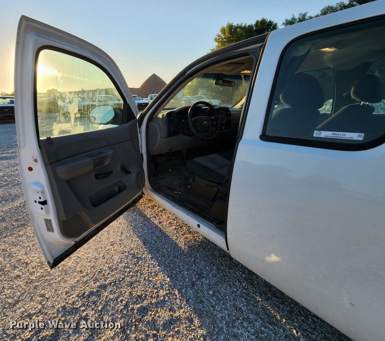 image for item MK9124 2008 Chevrolet Silverado 1500  Ext. Cab pickup truck