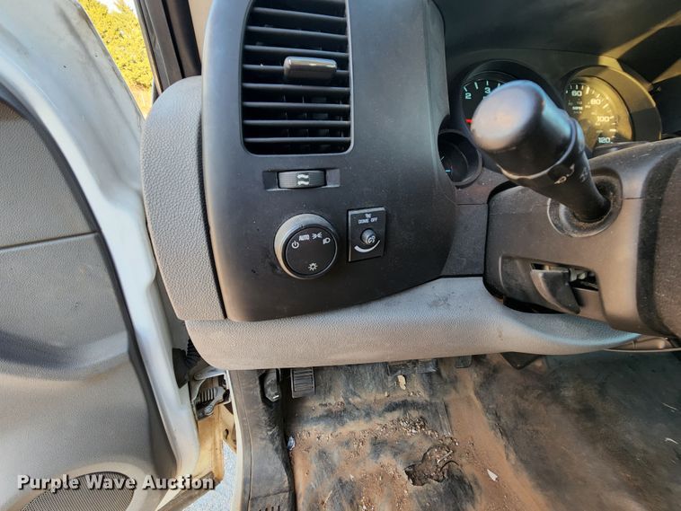 image for item MK9124 2008 Chevrolet Silverado 1500  Ext. Cab pickup truck
