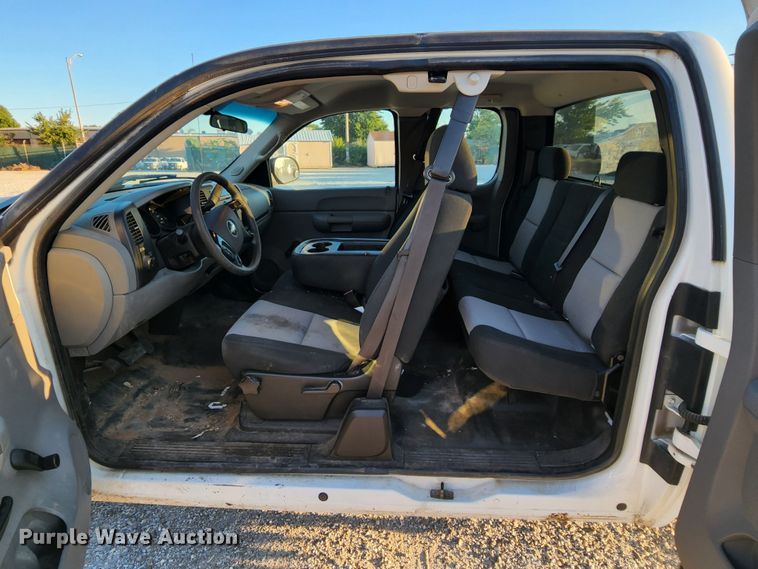 image for item MK9124 2008 Chevrolet Silverado 1500  Ext. Cab pickup truck