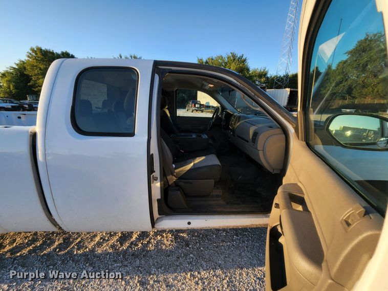 image for item MK9124 2008 Chevrolet Silverado 1500  Ext. Cab pickup truck