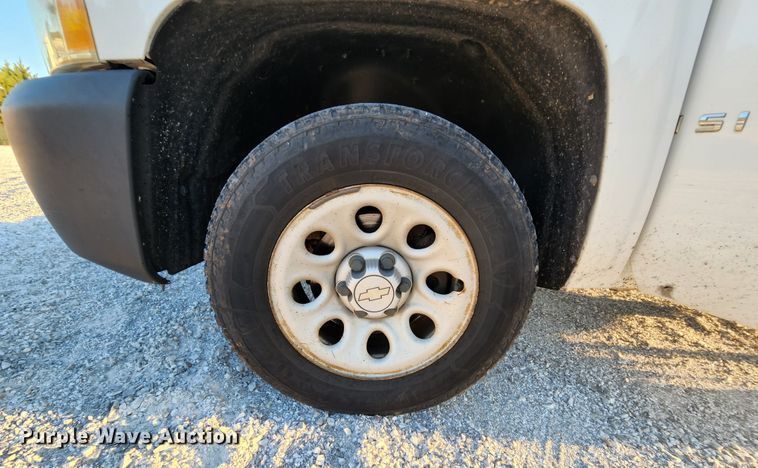 image for item MK9124 2008 Chevrolet Silverado 1500  Ext. Cab pickup truck