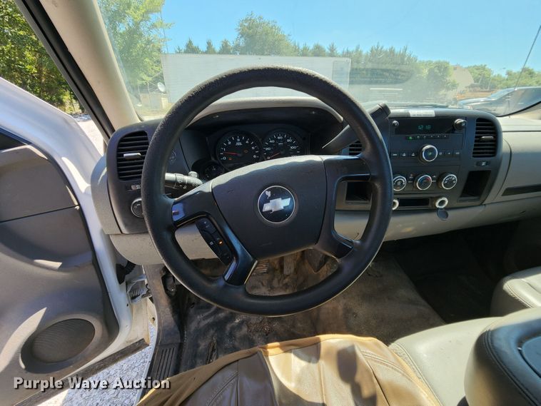 image for item MK9128 2007 Chevrolet Silverado 1500  pickup truck