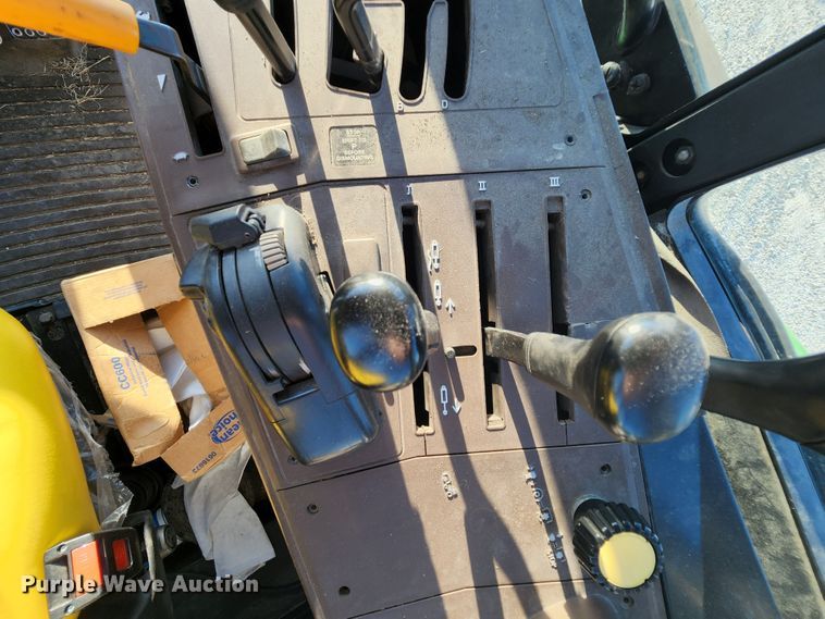 image for item MK9132 2007 John Deere 6415 MFWD tractor