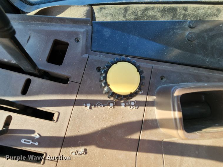 image for item MK9132 2007 John Deere 6415 MFWD tractor