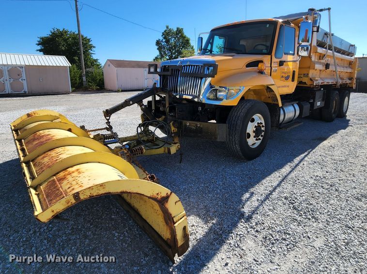 image for item MK9133 2006 International 7400  dump truck