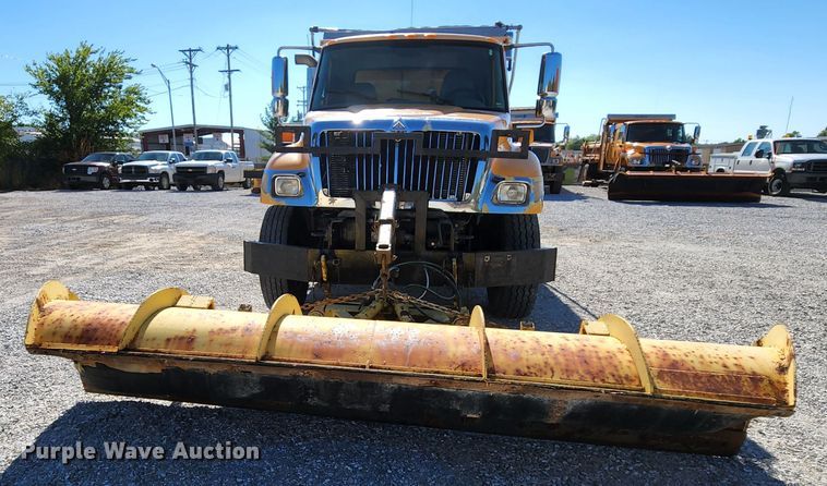 image for item MK9133 2006 International 7400  dump truck