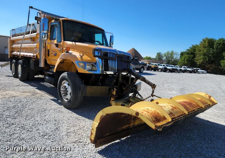 image for item MK9133 2006 International 7400  dump truck
