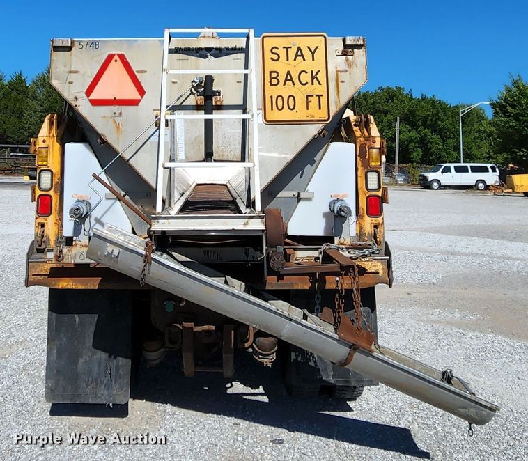 image for item MK9133 2006 International 7400  dump truck