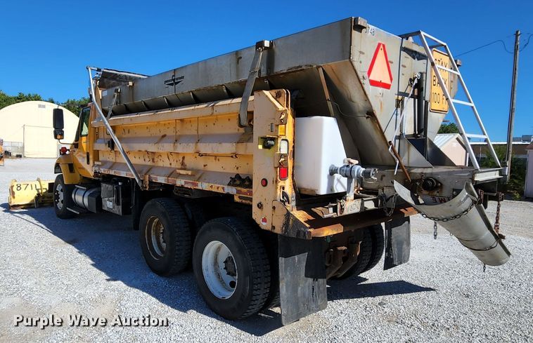 image for item MK9133 2006 International 7400  dump truck