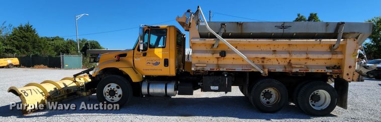 image for item MK9133 2006 International 7400  dump truck